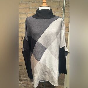Joseph A Black, Gray & Cream Block Knit Sweater/Cape